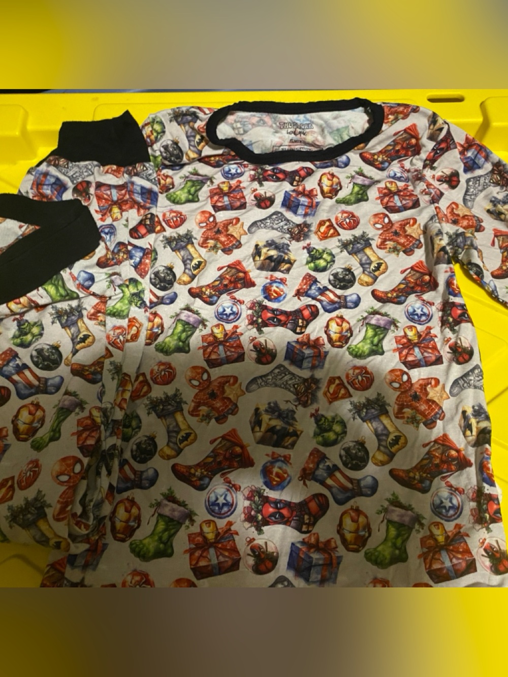 Boys Marvel Superhero Holiday Long Sleeve Pajama Set 5/6 EUC